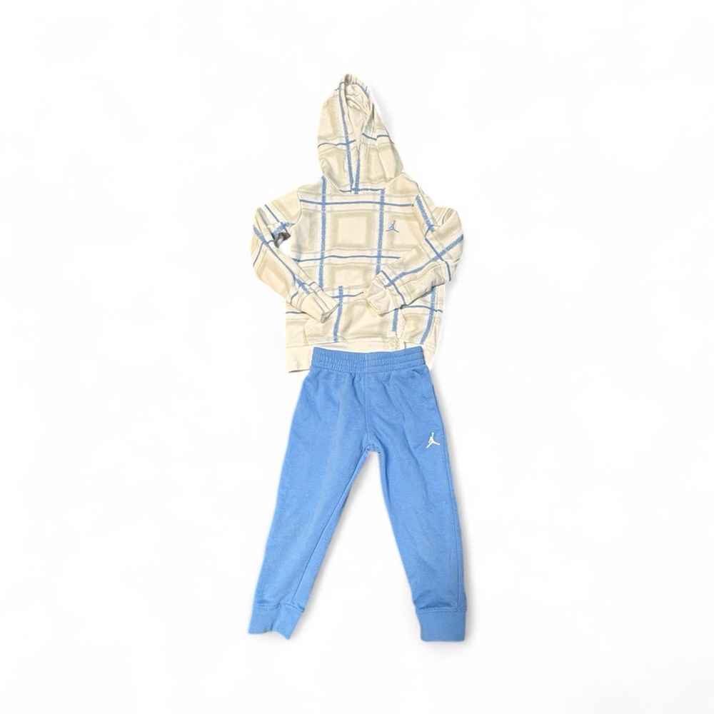Jordan Boys Blue and White 2 piece set‎ size 4